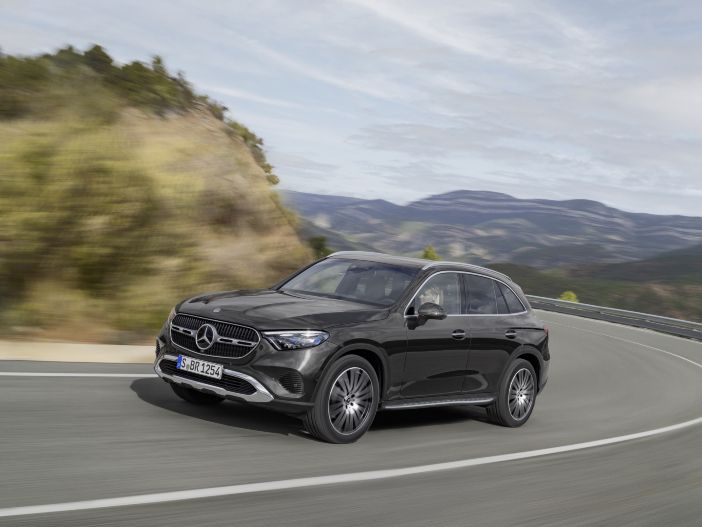 Auto Leasing - Aufgewertet: Der neue Mercedes-Benz GLC startet durch
