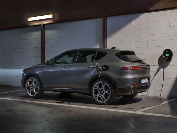 Auto Leasing - Leistungsstark und effizient: Der neue Alfa Romeo Tonale Plug-In Hybrid Q4