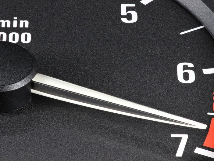 Auto Leasing - Darum sind hohe Drehzahlen „Gift“ für einen kalten Motor