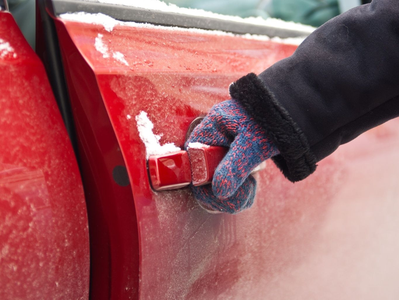 Was hilft bei eingefrorenen Autotüren? » Tipps