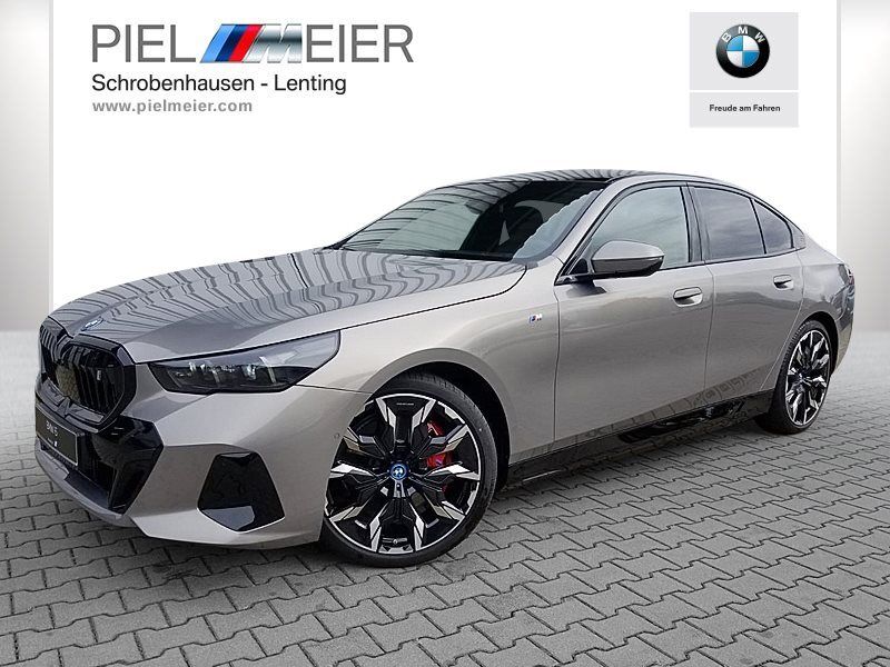 BMW i5 eDrive40 Limousine M Sport Head Up AHK Pano Autobahnassistent