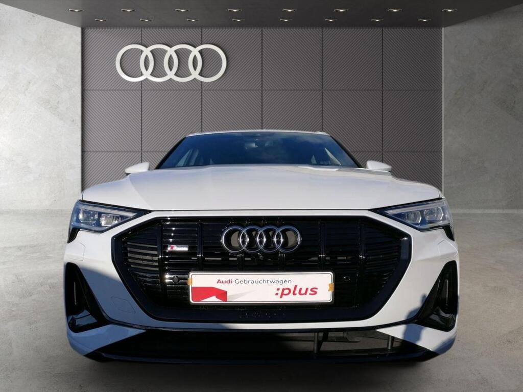 Audi e-tron für 558,00 € brutto leasen