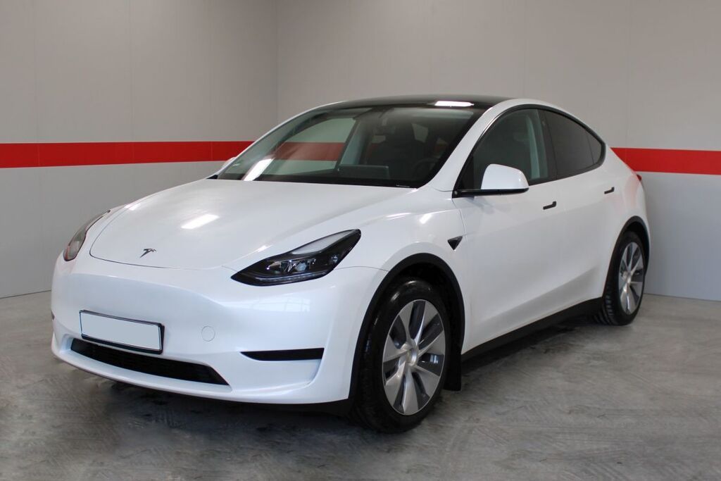 Tesla Model Y für 488,00 € brutto leasen