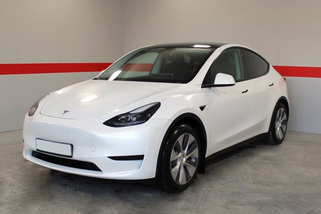 Tesla Model Y für 554,00 € brutto leasen