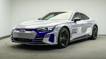 Audi e-tron GT RS IceRace Edition/MATRIX-LASER/KERAMIK/360°/MASSAGE/GEWERBE