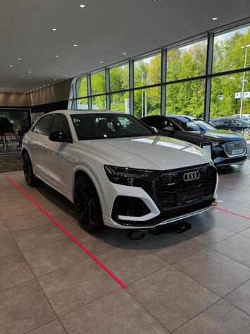 Audi RS Q8 +Sportabgasanlage+Optikpaket Carbon+HD-Matrix-Licht