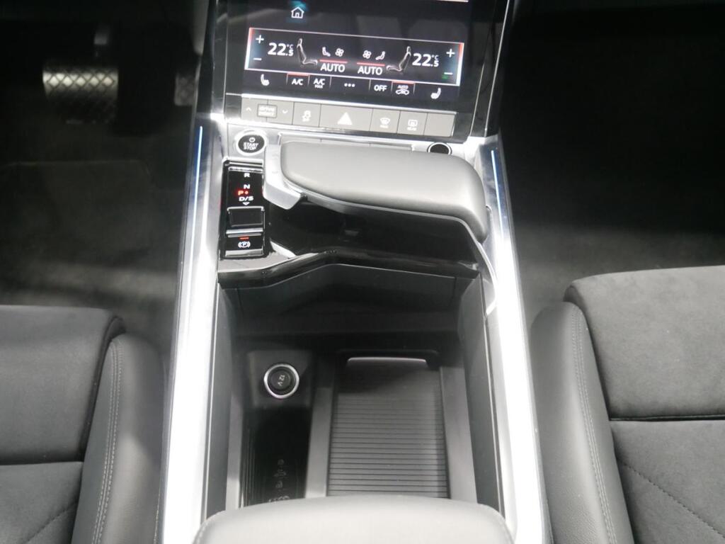 Audi e-tron 55 quattro advanced MATRIX AHK PANO HEAD-