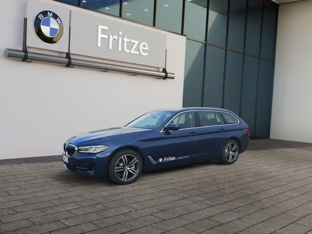 BMW 520d d xDrive Touring AHK Navi ACC e-Sitze SHZ LED Luftfederung