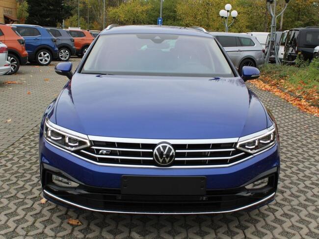 Volkswagen Passat R-Line Elegance - Bild 1