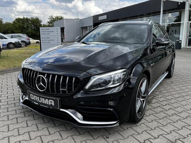 Mercedes-Benz C 63 AMG S T mit PANO+DRIVERS PACKAGE+PERFORMANC ABGAS+KEYLESS GO+DISTRONIC+2 JAHRE GARANTIE - Bild 1