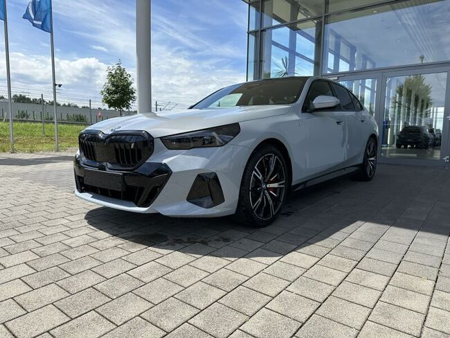 BMW i5 eDrive40 Limo M-Sport Pro *0,5% Versteuerung* ca 24% Rabatt FIRST COME FIRST SERVE - Bild 1