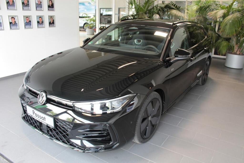 Volkswagen Passat R-Line "Black Style"2.0TDI DSG 19""IQ.DriveAssist.P"AHK