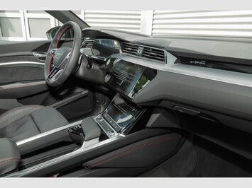 Audi Q8 e-tron 50 2xS line/Black/ACC/HUD/Pano/22Zoll