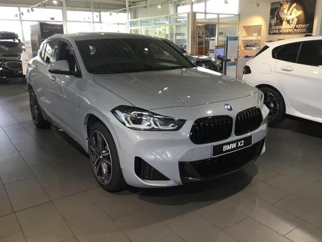 BMW X2 Sportpaket HUD El. Panodach Panorama Navi Leder Memory Sitze Soundsystem HarmanKardon - Bild 1