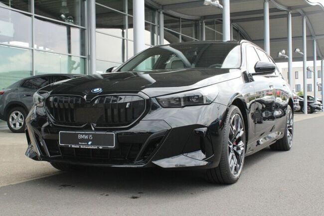 BMW i5 eDrive40 Touring Vorführwagen ab 04/2025! - Bild 1