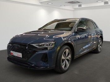 Audi Q8 e-tron Advanced 55 quattro, Optikpaket Schwarz, 20 Zoll, Kamera