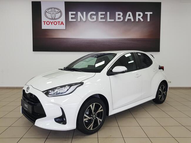 Toyota Yaris 1.5 Hybrid Team D *SOFORT* Diverse Farben - Bild 1