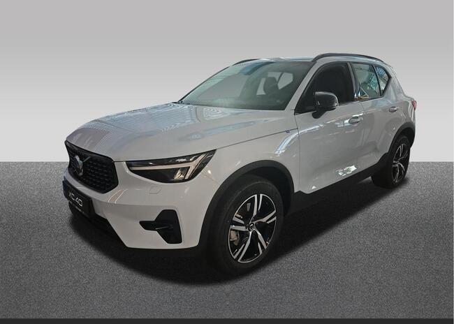 Volvo XC40 B4 Plus Dark Mild Hybrid Benzin - Bild 1