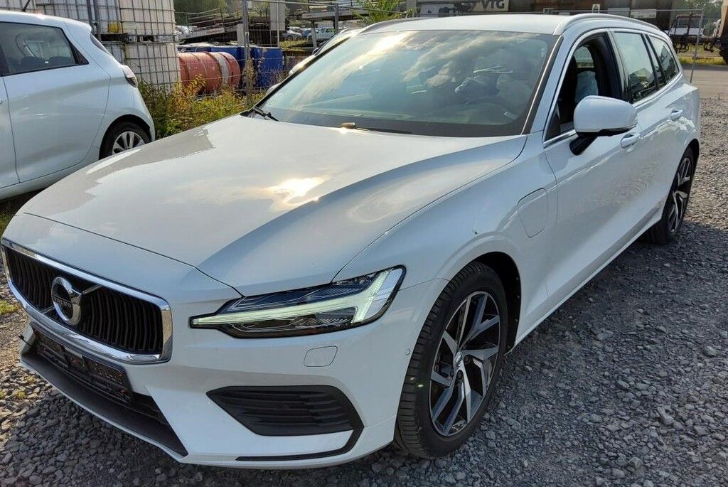 Volvo V60 ?MOMENTUM-PRO?HYBRID-Benzin?AWD?SOMMER+WINTER Räder?