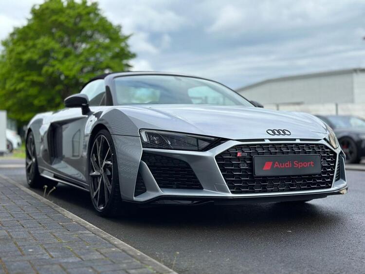 Audi R8 Spyder V10 performance RWD*KERAMIK*B&O*NAVI*DYNAMIKLENKUNG*KAMERA*EROBERUNG