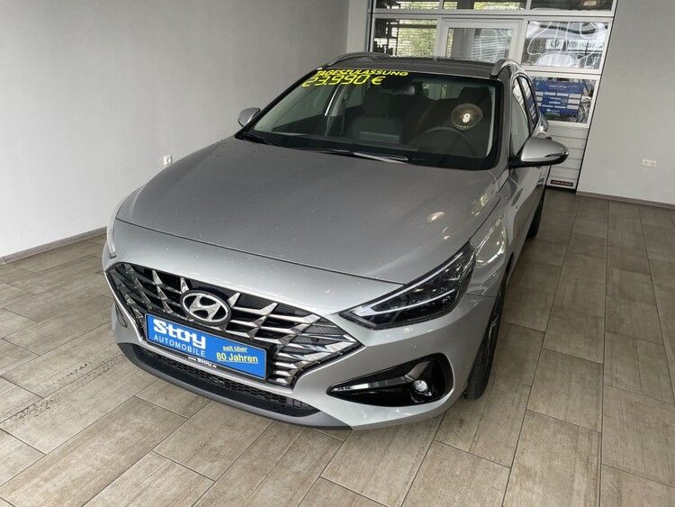 Hyundai i30 Kombi 1.5 T-GDI LED SHZ PDC v+h