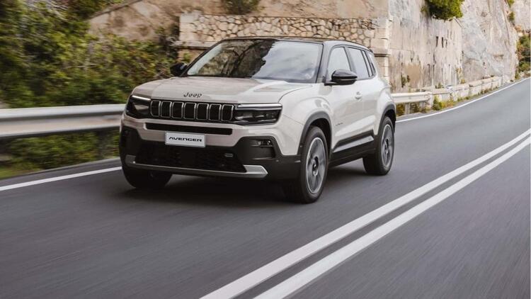 Jeep Avenger e-Hybrid Summit MY24