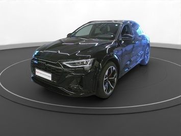 Audi SQ8 e-tron AHK Pano Matrix LM 21