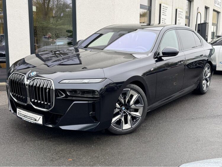 BMW i7 xDrive60 M Sport || 1500,-€ Ladeguthaben!!! B&W Massage Theatre Screen