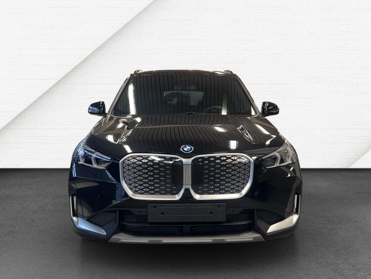 BMW iX1 xDrive30 LED 17