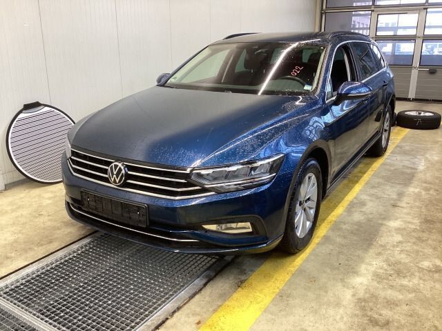 Volkswagen Passat Variant 2.0 TDI Business DSG ACC Navi LED