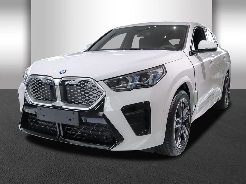 BMW iX2 xDrive30 